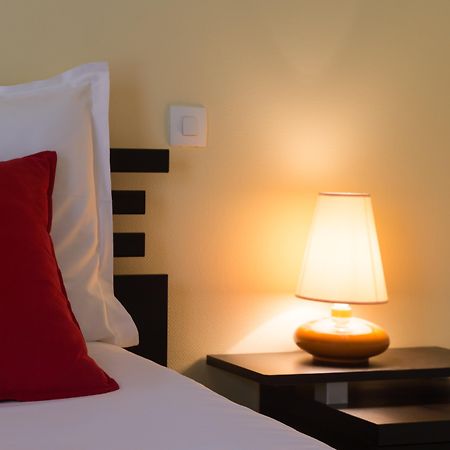 Hotel The Originals Pic Epeiche Montbazon Εξωτερικό φωτογραφία